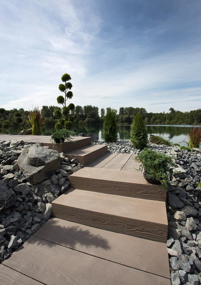 Escalier en bloc-marche pour accès à la terrasse